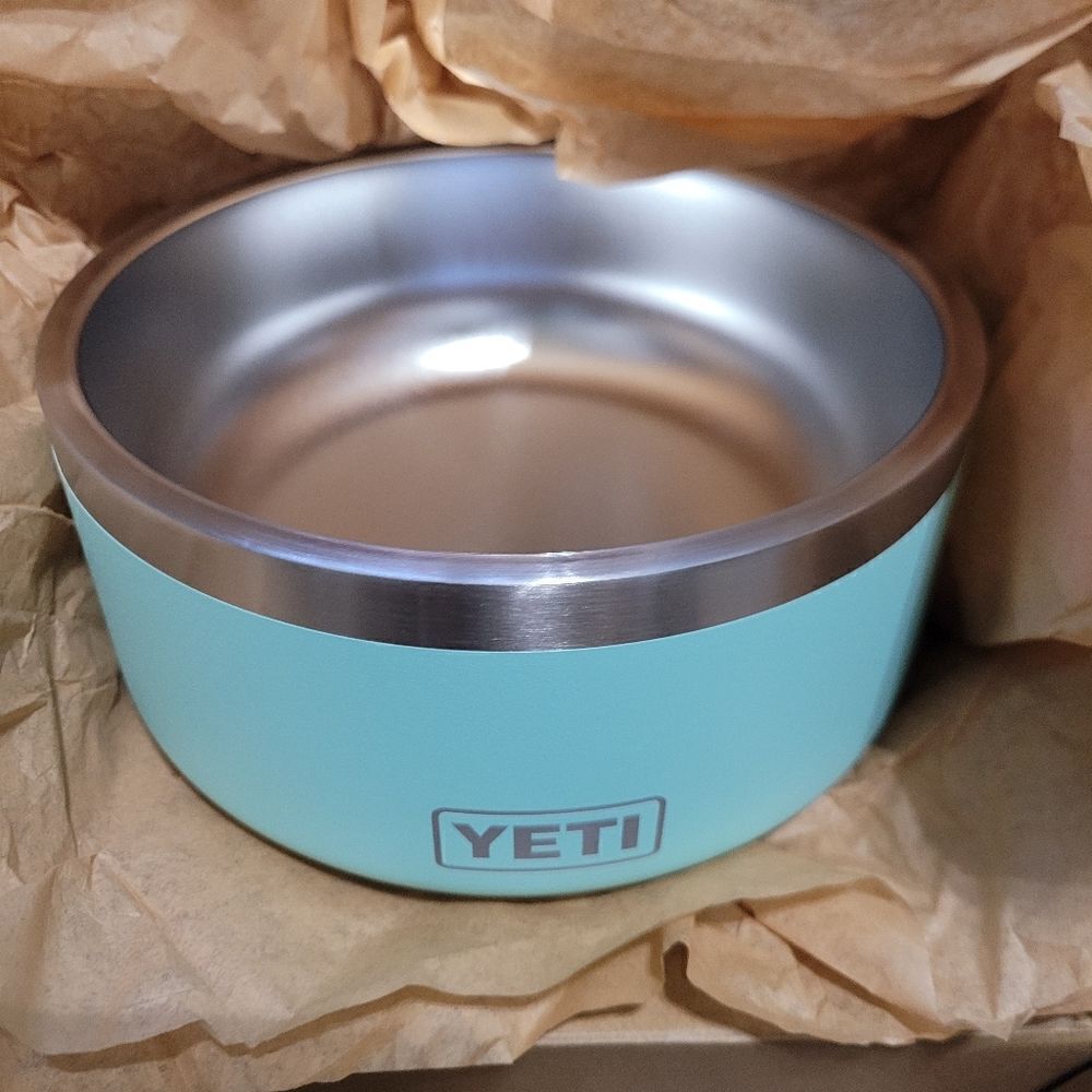 Yeti Boomer dog  bowl and teal 32 oz tumbler